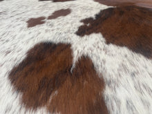 Load image into Gallery viewer, Premium Exotic Cowhide 1.52 x 1.62 m