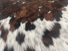 Load image into Gallery viewer, Premium Exotic Cowhide 2.36 x 2.62 m