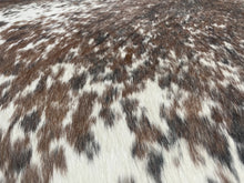 Load image into Gallery viewer, Premium Exotic Cowhide 1.96 x 2.26 m