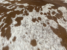 Load image into Gallery viewer, Premium Exotic Cowhide 1.83 x 2.19 m