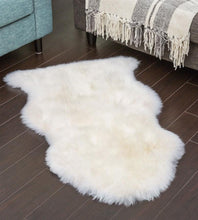 Load image into Gallery viewer, Natural Shape Sheepskin 60 x 90 cm